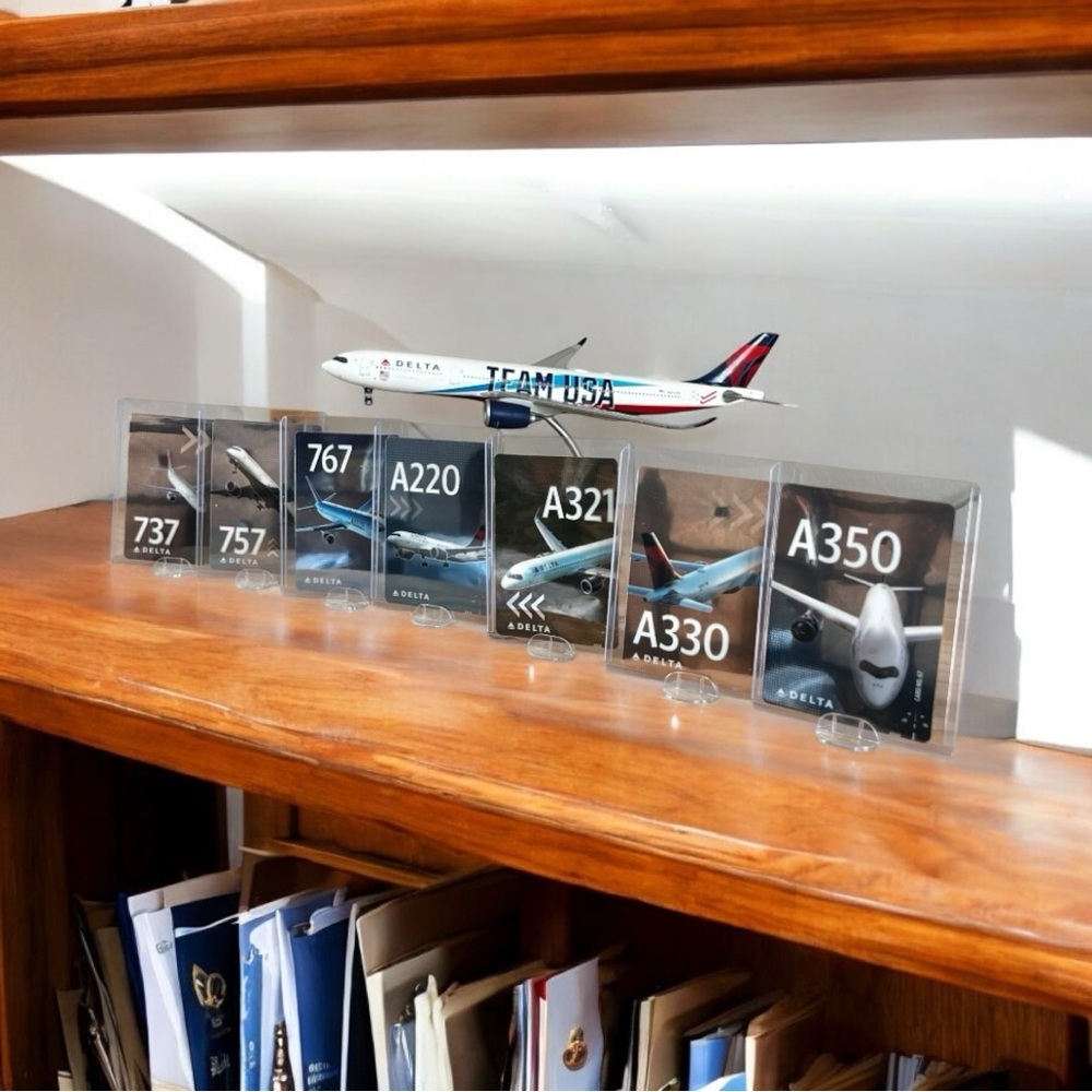 Sale! Delta Air Lines 2025 March Collectible Set Of 7 Pilot Trading Cards, New - Picture 16 of 16